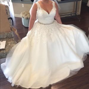 Allure Wedding dress